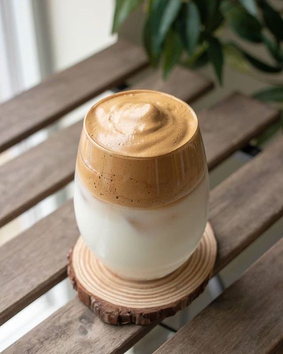 Dalgona Cinnamon Coffee